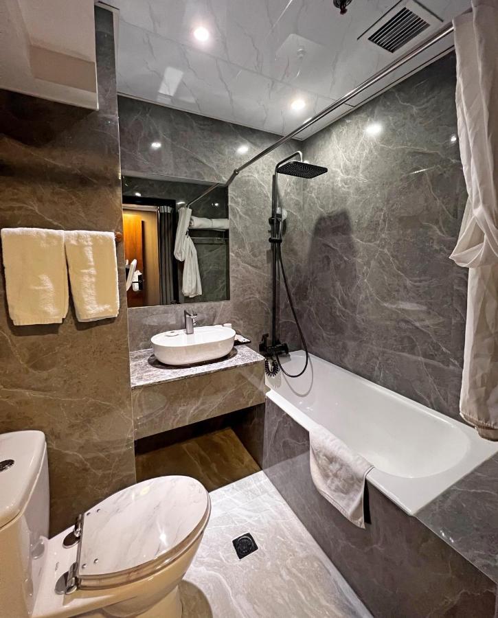Hennessy Hotel هونغ كونغ المظهر الخارجي الصورة